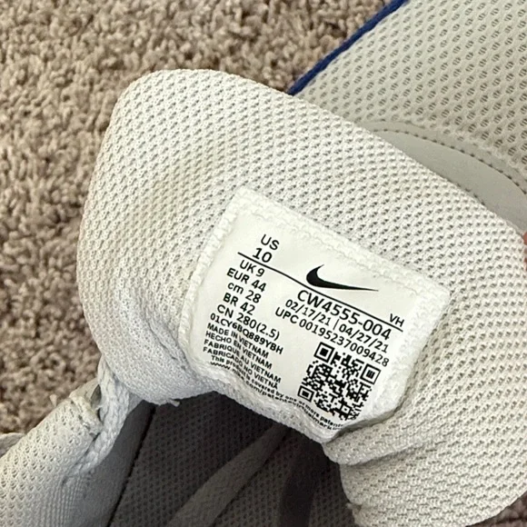 Nike Air Max in Grey/Blue - Picture 6 of 6